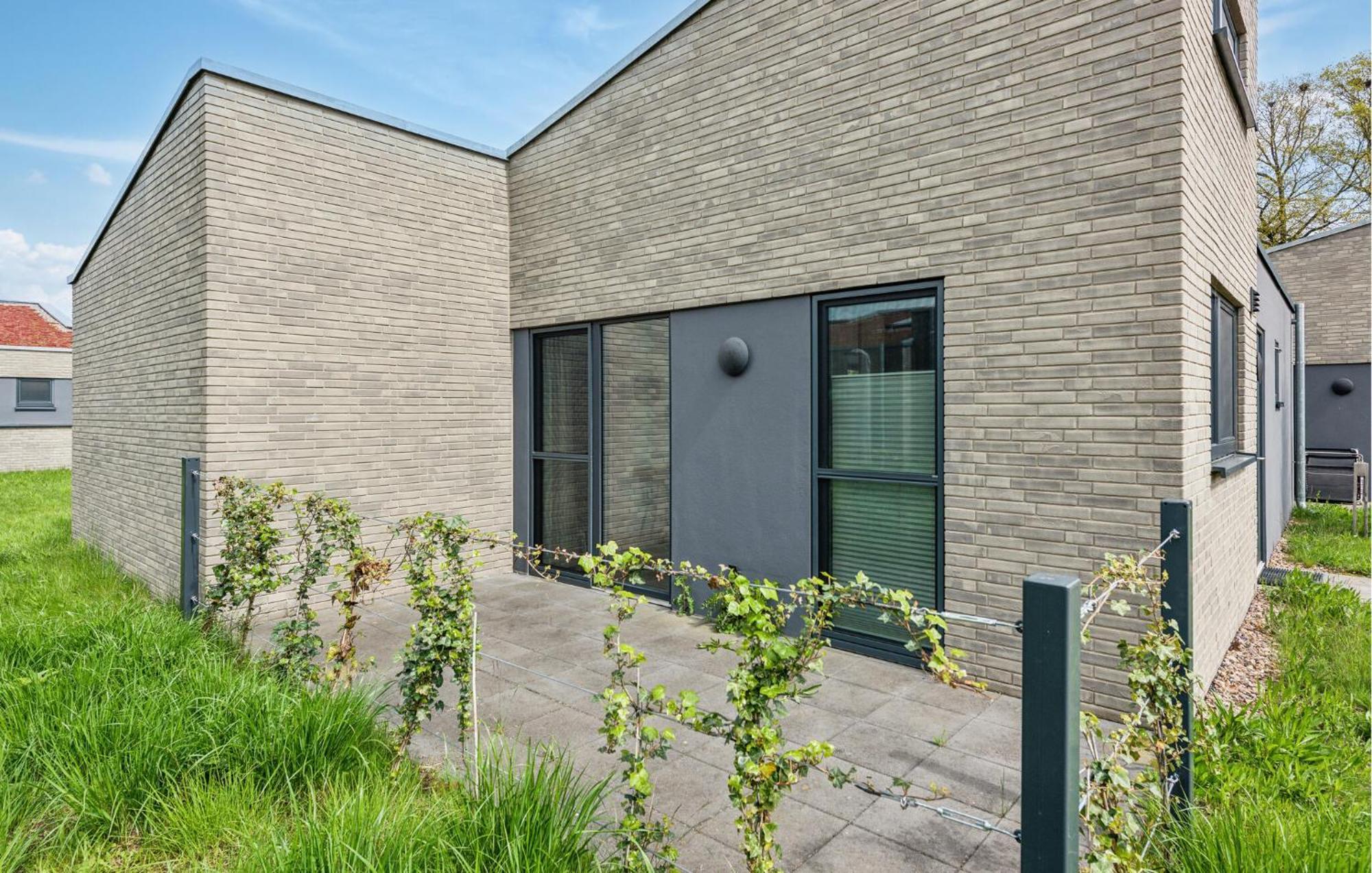 Gorgeous Home In Lembruch-Duemmer See With Kitchen Exterior photo
